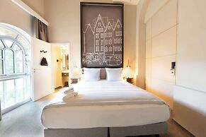 Wasserturm Hotel Cologne, Curio Collection by Hilton