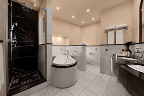 Wasserturm Hotel Cologne, Curio Collection by Hilton