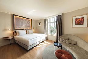 Wasserturm Hotel Cologne, Curio Collection by Hilton