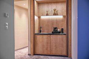 Wasserturm Hotel Cologne, Curio Collection by Hilton