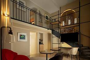 Wasserturm Hotel Cologne, Curio Collection by Hilton