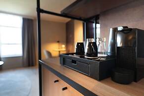 Wasserturm Hotel Cologne, Curio Collection by Hilton