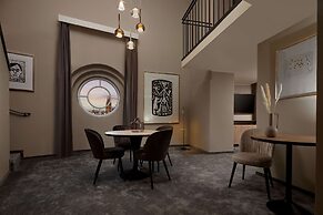 Wasserturm Hotel Cologne, Curio Collection by Hilton