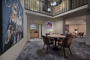 Wasserturm Hotel Cologne, Curio Collection by Hilton