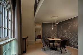 Wasserturm Hotel Cologne, Curio Collection by Hilton