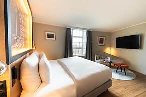 Wasserturm Hotel Cologne, Curio Collection by Hilton