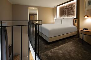 Wasserturm Hotel Cologne, Curio Collection by Hilton