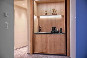Wasserturm Hotel Cologne, Curio Collection by Hilton