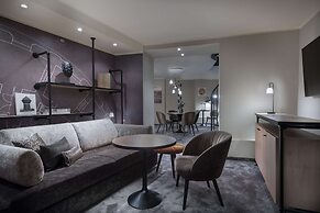 Wasserturm Hotel Cologne, Curio Collection by Hilton