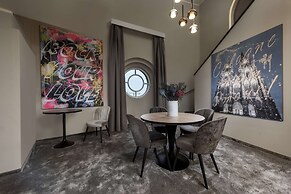 Wasserturm Hotel Cologne, Curio Collection by Hilton