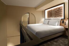 Wasserturm Hotel Cologne, Curio Collection by Hilton