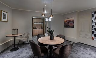 Wasserturm Hotel Cologne, Curio Collection by Hilton