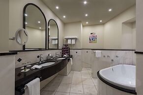 Wasserturm Hotel Cologne, Curio Collection by Hilton