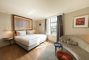 Wasserturm Hotel Cologne, Curio Collection by Hilton