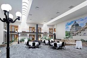 Ramkota Hotel