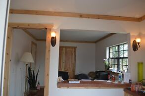 Granbury Inn & Suites