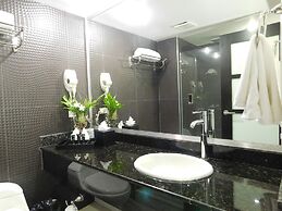 Riande Aeropuerto Hotel & Casino