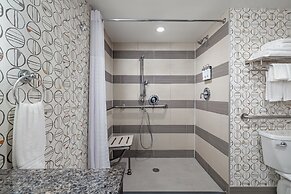 Holiday Inn Toronto Downtown Centre by IHG