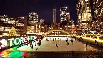 Holiday Inn Toronto Downtown Centre by IHG
