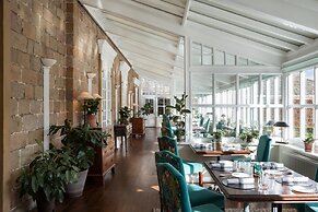 The Devonshire Arms Hotel