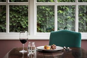 The Devonshire Arms Hotel