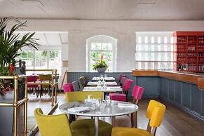 The Devonshire Arms Hotel
