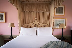 The Devonshire Arms Hotel