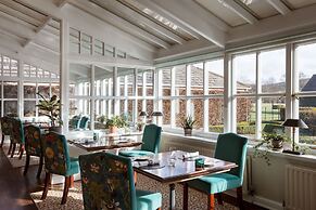 The Devonshire Arms Hotel