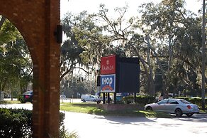 Ramada by Wyndham Temple Terrace/Tampa North