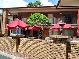 Ramada by Wyndham Temple Terrace/Tampa North