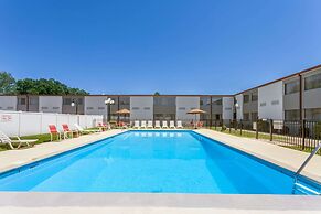 Ramada by Wyndham Henderson/Evansville