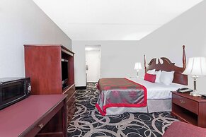 Ramada by Wyndham Henderson/Evansville