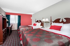 Ramada by Wyndham Henderson/Evansville