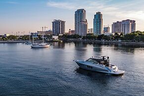 The Vinoy Resort & Golf Club, Autograph Collection