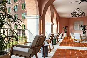 The Vinoy Resort & Golf Club, Autograph Collection