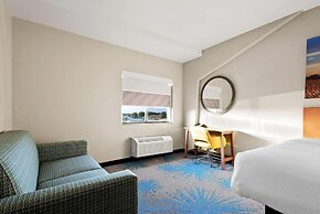 Days Inn by Wyndham Mitchell SD