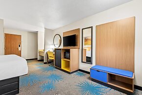Days Inn by Wyndham Mitchell SD