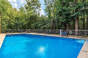 Motel 6 Gatlinburg, TN - Smoky Mountains