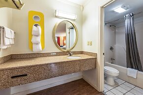 Motel 6 Gatlinburg, TN - Smoky Mountains