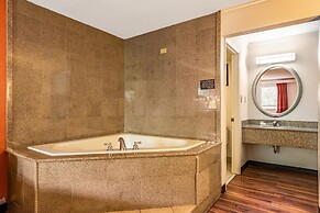 Motel 6 Gatlinburg, TN - Smoky Mountains