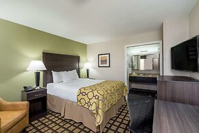 Baymont by Wyndham Clarksville