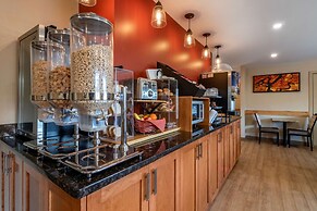 SureStay Plus Hotel By Best Western Salmon Arm