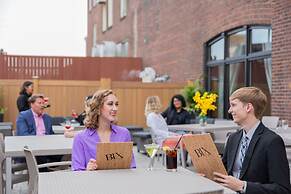 Hotel Blackhawk, Autograph Collection