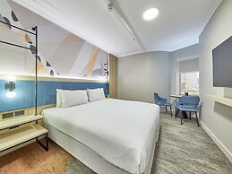 ibis Perth