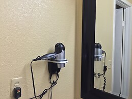 Econo Lodge White Pine Morristown I-81 & I-40 Split