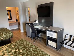 Econo Lodge White Pine Morristown I-81 & I-40 Split