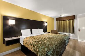 Econo Lodge White Pine Morristown I-81 & I-40 Split