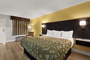 Econo Lodge White Pine Morristown I-81 & I-40 Split