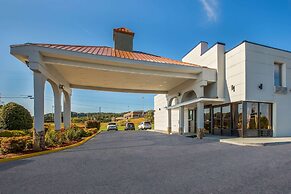 Econo Lodge White Pine Morristown I-81 & I-40 Split