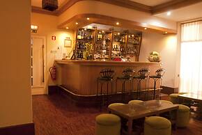 Hotel Rainha D. Amelia, Arts & Leisure